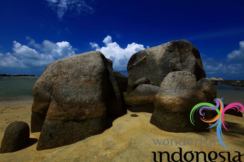 teluk-gembira-beach-bangka-belitung-5.jpg teluk-gembira-beach-bangka-belitung-5.jpg